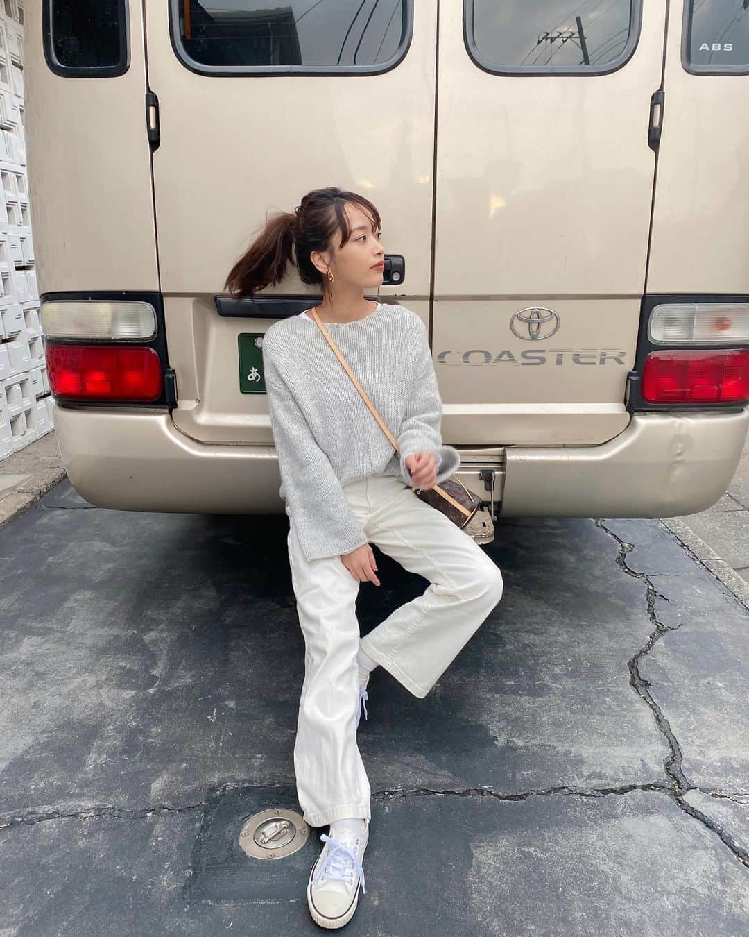 近藤千尋のインスタグラム：「今週も、お疲れ様でした❤️ 髪の毛ファサッの瞬間😂笑📸 素敵な週末を、、💕」