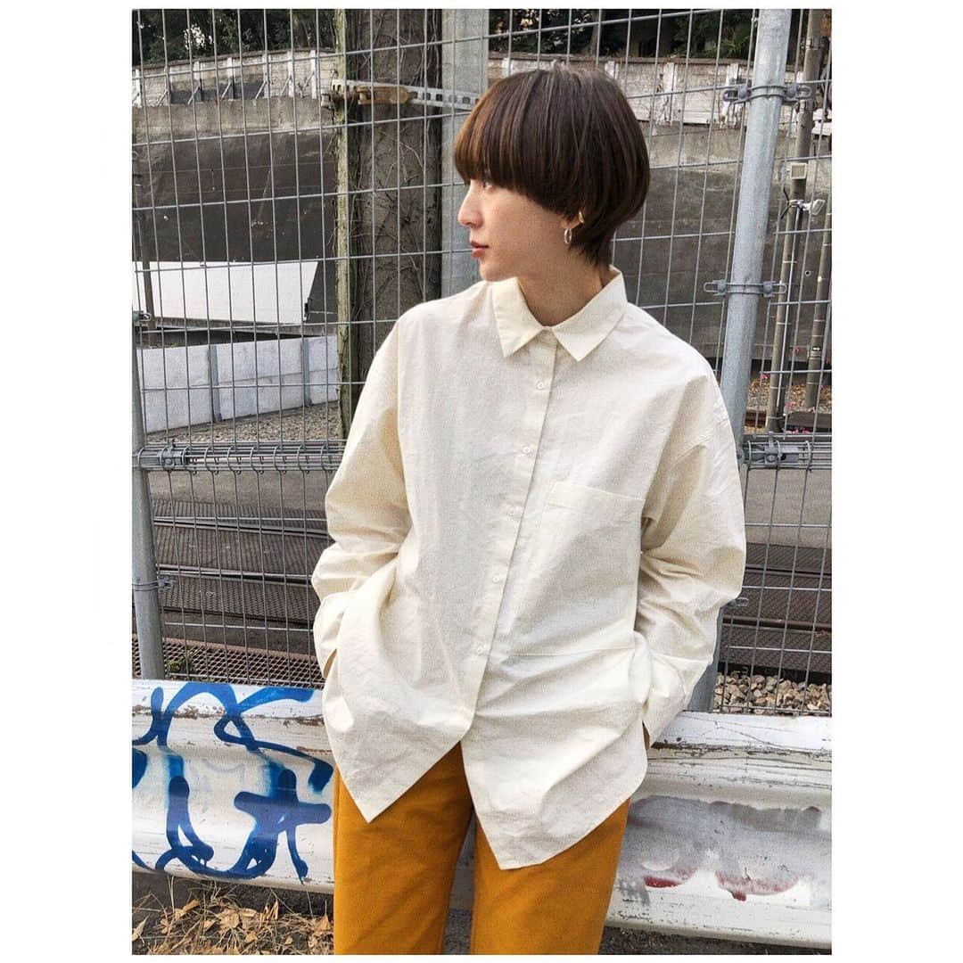 吉田怜香さんのインスタグラム写真 - (吉田怜香Instagram)「おとといくらいの #よしだ_服 . いちばんうえのボタンまで 留めたくなっちゃうシャツ。 マニッシュなシルエットと 生地の表情が◎ . Boyfriend Pocket Shirts 15.400-」1月24日 16時57分 - reikayoshida_