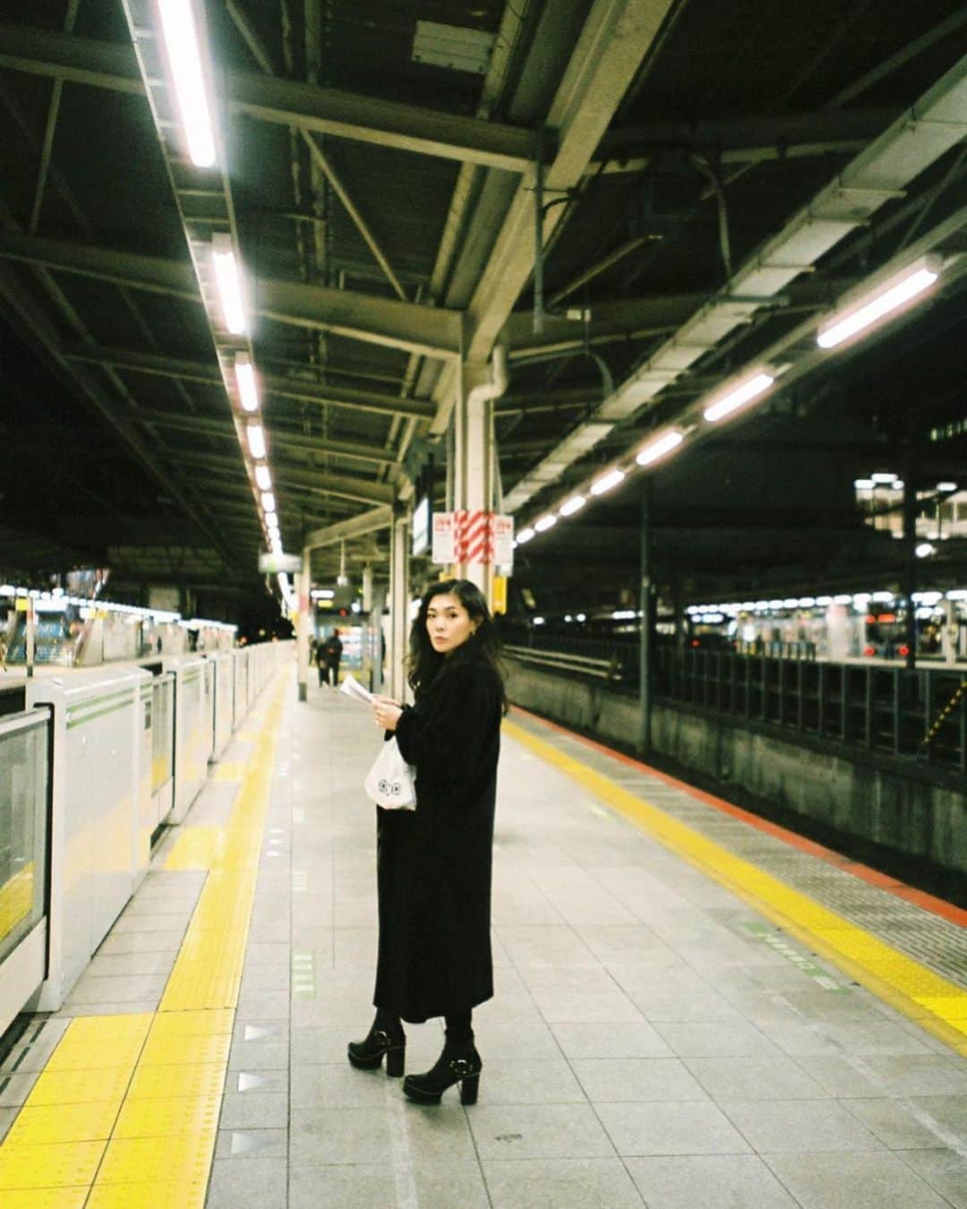 橘佳奈さんのインスタグラム写真 - (橘佳奈Instagram)「#フォトバイアヤ #photobyaya #いつかのホームにて」1月24日 17時00分 - tachibana__kana