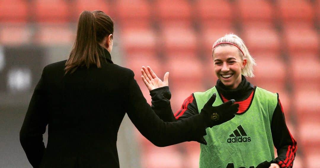 ジャッキー・グローネンのインスタグラム：「One more prep day! Big week ahead @manutdwomen 🔥」