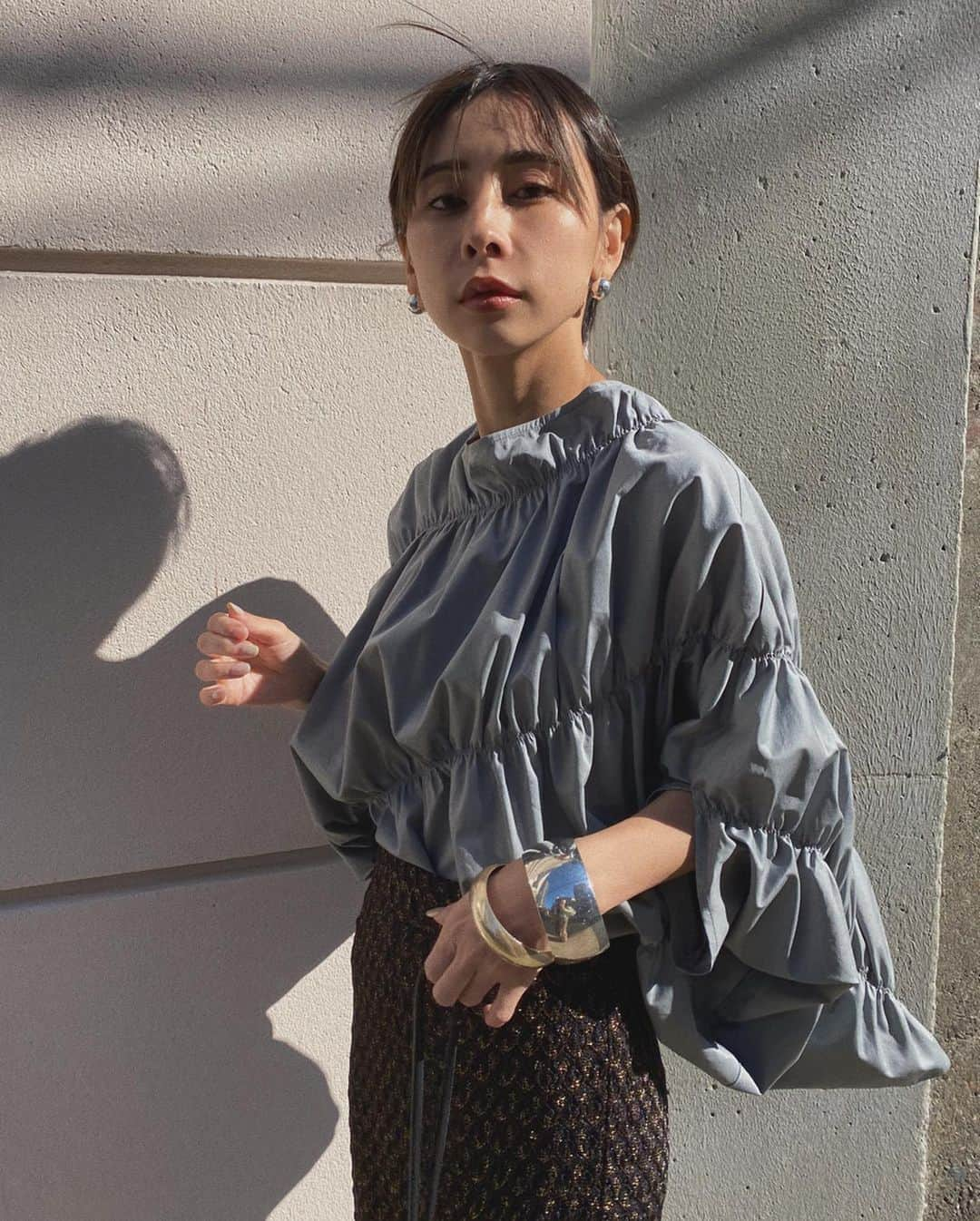 黒石奈央子さんのインスタグラム写真 - (黒石奈央子Instagram)「MEDI先行アイテム！ . . MEDI SHINE LACE PT ¥16000+tax  MEDI GROUND CHERRY GATHER SH ¥12000+tax  MESH BOOTS  発売中 . . これは上下ともに買ったやつ。 ラメ糸の入ったクロシェパンツは二色買い。ギャザーのトップスも丸いシルエットがかなり可愛い。 .  期間 WEB 2/6 12:00- 2/10 13:00 代官山　2/6-2/7 新宿・心斎橋　　2/8-2/10 . .  @ameri_shinjuku @amerivintage @ameri_daikanyama @ameri.shinsaibashi #ameri#amerivintage #fashion #vintagefashion #coordinate#ootd#outfit#osanposnap #705_outfit #大人ファッション #大人コーディネート #大人スタイル #modestyle #modefashion#modecasual #mediterraline #メディタラライン#2020springsummer  #cancun#cancu旅#705travel#cancunコーデ」1月24日 17時11分 - blackstone705