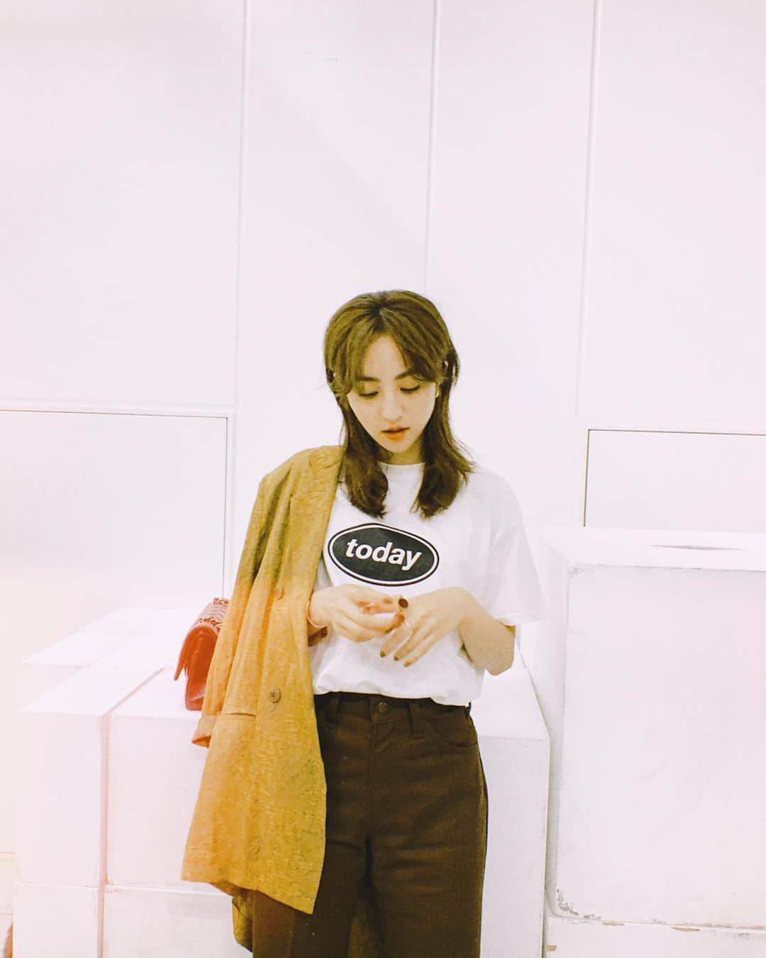 堀田茜さんのインスタグラム写真 - (堀田茜Instagram)「tops @6______roku  jacket vintage at Paris pants vintage @levis_japan  bag @chanelofficial #あかねのしふく」1月24日 17時16分 - akanehotta