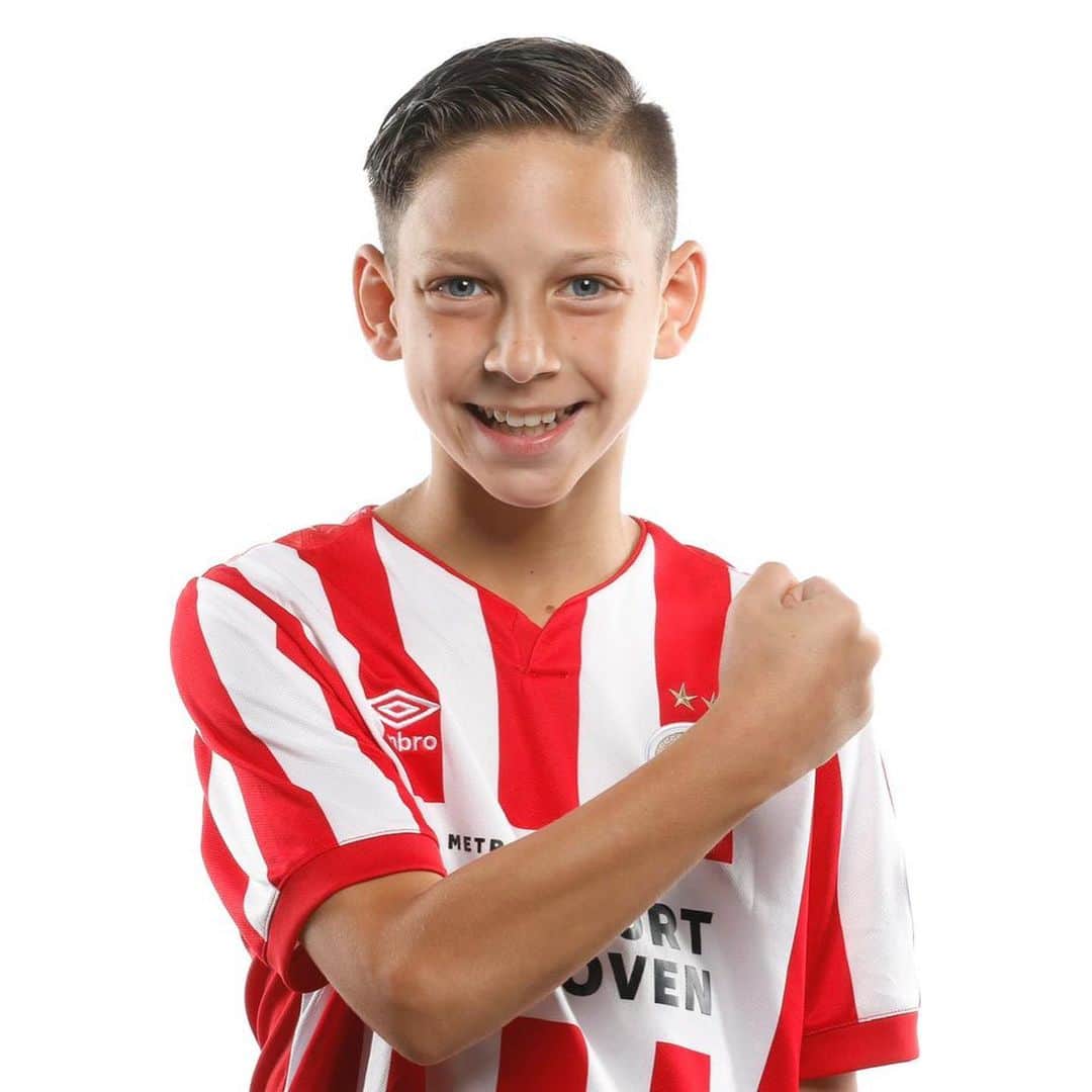 ロイ・ベーレンスのインスタグラム：「Jairo volgend seizoen PSV o13 🔥⚽️」