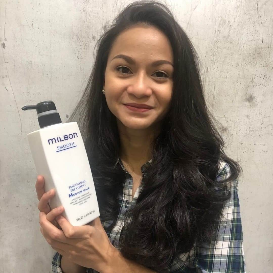 "milbon"（ミルボン）のインスタグラム：「We interviewed stylist Derrick Loo from "Color Shop, One Utama", a well-known salon in Petaling Jaya, Malaysia, for his review of "milbon" products. ▼Impression and comments on "milbon" I have been using products of Milbon for 3 years. Since I wanted to try something new and different, I decided to move on to Milbon 3 years ago. Milbon products offer various options for customers, which provides a high end appearance of hair style. ・ ▼Reaction and satisfaction rate from customers who have used the products The result of using the products is very obvious and excellent. The products have contributed in making the customers return to our shop more frequently. ・ ▼Commitment as a hair stylist My philosophy as a hair stylist is to give the best service for my customers. Only the best. ・ What makes "Milbon Co., Ltd." different to others is that we prioritize the feelings of customers as well as the results after using our products. With hair stylist Derrick Loo, we will always try best to make customers feel safe and comfortable. ・ "Color Shop, One Utama" Malaysia Location：Lot F339A,1st Floor Oval, One Utama Shopping Centre, Lebuh Bandar Utama, 47800 Petaling Jaya, Selangor Business Hours：everyday 10 am ~ 9 pm ＝＝＝＝＝＝＝＝＝＝ Milbon official account. We provide worldwide stylist-trusted hair products. On this account, we share how hairstylists around the world use Milbon products. Check out their amazing techniques! ＝＝＝＝＝＝＝＝＝＝ #milbon #globalmilbon #milbonproducts #hairdesign #haircut #haircare #hairstyle #hairarrange #haircolor #hairproduct #hairsalon #beautysalon #hairdesigner #hairstylist #hairartist #hairgoals #hairproductjunkie #hairtransformation #hairart #hairideas #malaysia #selangor #thecolorshop #colorshop」