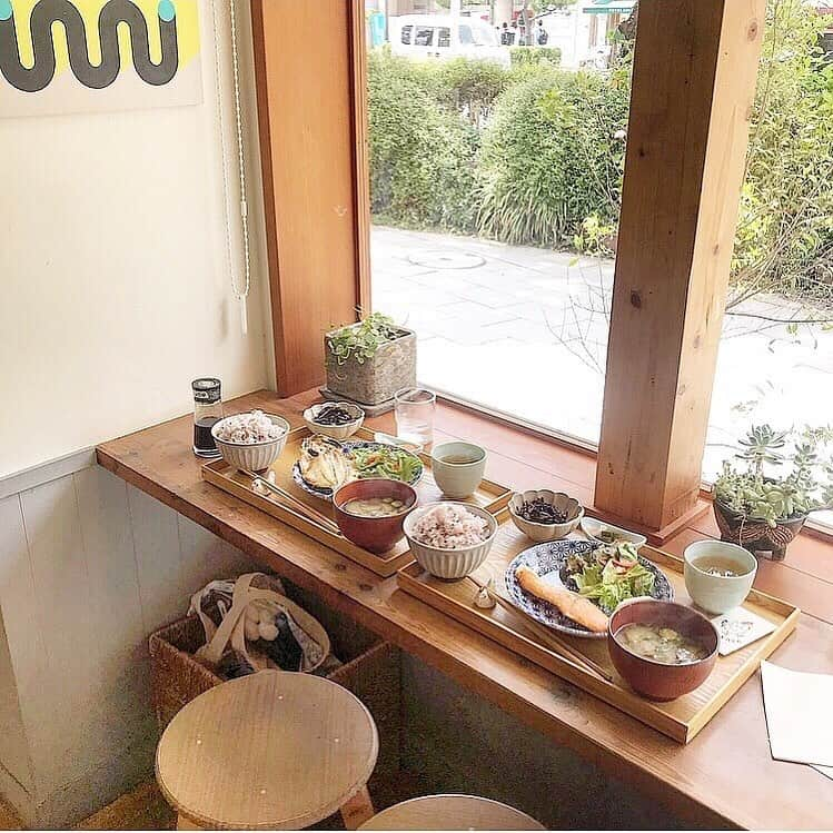 PATRA magazineさんのインスタグラム写真 - (PATRA magazineInstagram)「1/24♡スワイプしてね👉「おすすめの和食料理屋🍚」⠀ .⠀ 最近、おにぎりカフェや和食専門店がとっても人気♡⠀ .⠀ 今回は、和食が食べたい人におすすめのお店をご紹介♪⠀ .⠀ 美味しいご飯で寒い冬を乗り越えよう〜♡⠀ .⠀ ♡店舗情報♡さい食堂 てぃーあんだ⠀ 食堂＆カフェ　mikuri（ミクリ）⠀ 朝食屋コバカバ⠀ ヨリドコロ⠀ Coil⠀ Re:gendo⠀ おざわ⠀ 卯sagiの一歩⠀ .⠀ Thank you 🌹⠀ @yk.th / @domami3⠀ @kanasanpo_1106 / @mimanase3012⠀ @__rrr017 / @ma.riiiii_____co⠀ .⠀ 今女の子の中で流行っているコトやITEMがあればPATRAをタグ付けして教えてね❤︎⠀ 皆さんのすてきな投稿をぜひ紹介させてください！⠀ .⠀ #patra #カフェ巡り #おしゃれカフェ #インスタ映え #フォトジェニック #美味しい #おすすめ #観光 #レストラン #カフェ #都内 #関西 #関東 #地方 #おしゃカフェ #和食 #ランチ #和食ランチ #健康 #健康ご飯 #おすすめ #話題 #人気 #ご飯 #白米 #おにぎり⠀」1月24日 18時30分 - patra__jp