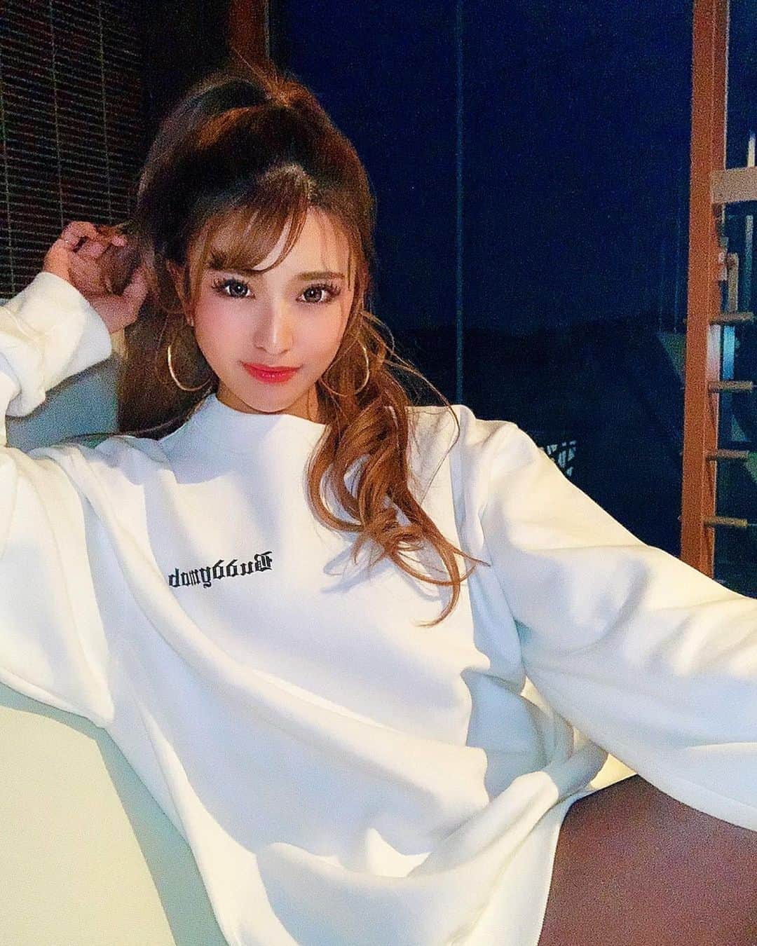 鈴木まりなのインスタグラム：「BUDDY MOB   New🔥CREW NECK      check it out⚡️ @buddycapo @buddymob     #鳥羽 #別邸水の星 #dj #girlsdj #femaledj #asiandj #Japanesedj #djlife #djingismylife #djinglife #djlifestyle」