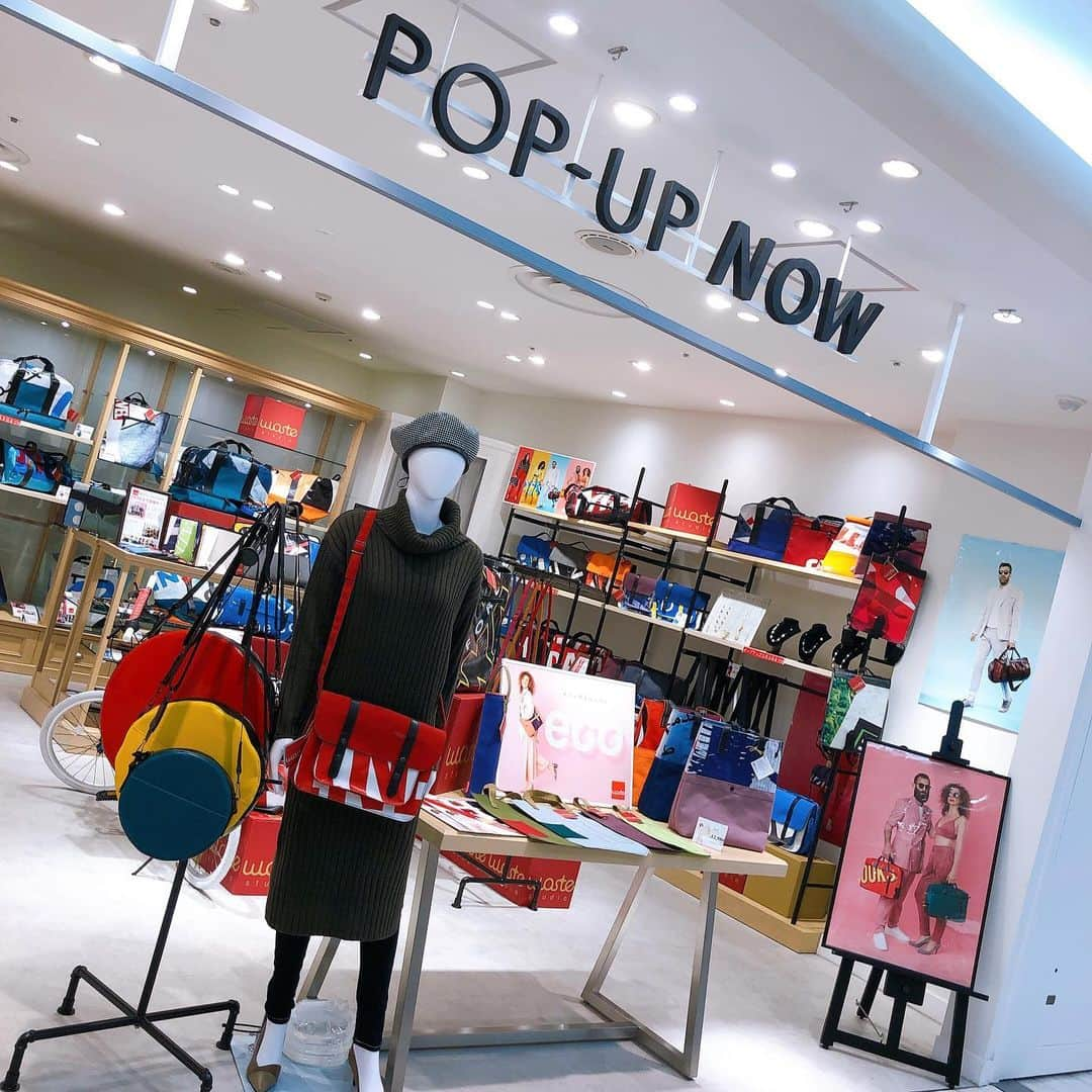 名古屋パルコさんのインスタグラム写真 - (名古屋パルコInstagram)「【POP-UP NOW NEW OPEN!】﻿ 西館3階にPOP-UP NOWがオープン！🥳﻿ ﻿ 名古屋エリアに出店していない人気のブランドや常設店舗を持たず、ECサイトでしか買えない魅力的なブランドのポップアップストアを開催します💓﻿ 一定期間で出店するショップが変わりますので、ぜひお越しください🙇‍♀️✨﻿ ﻿ POP-UP NOW一店舗目は、レバノン生まれのリサイクルブランド「waste studio」！✨﻿ 「環境に優しく」をコンセプトに作られました🌏﻿ 2006年から生まれた本ブランドは広告の垂れ幕からオシャレリサイクルカバンを作りスタートしました♻️﻿ waste studioは2/3(月)までの期間限定オープン！﻿ お見逃しなく！🥰﻿ ﻿ ﻿ ﻿ #名古屋パルコ #名古屋PARCO #nagoyaparco #名古屋 #nagoya #栄 #矢場町 #popupnow #wastestudio #ウエストスタジオ #リサイクル #エコ #eco #recycle #bag #バッグ #リサイクルブランド #recyclebrands #sustainablefashion」1月24日 19時11分 - parco_nagoya_official