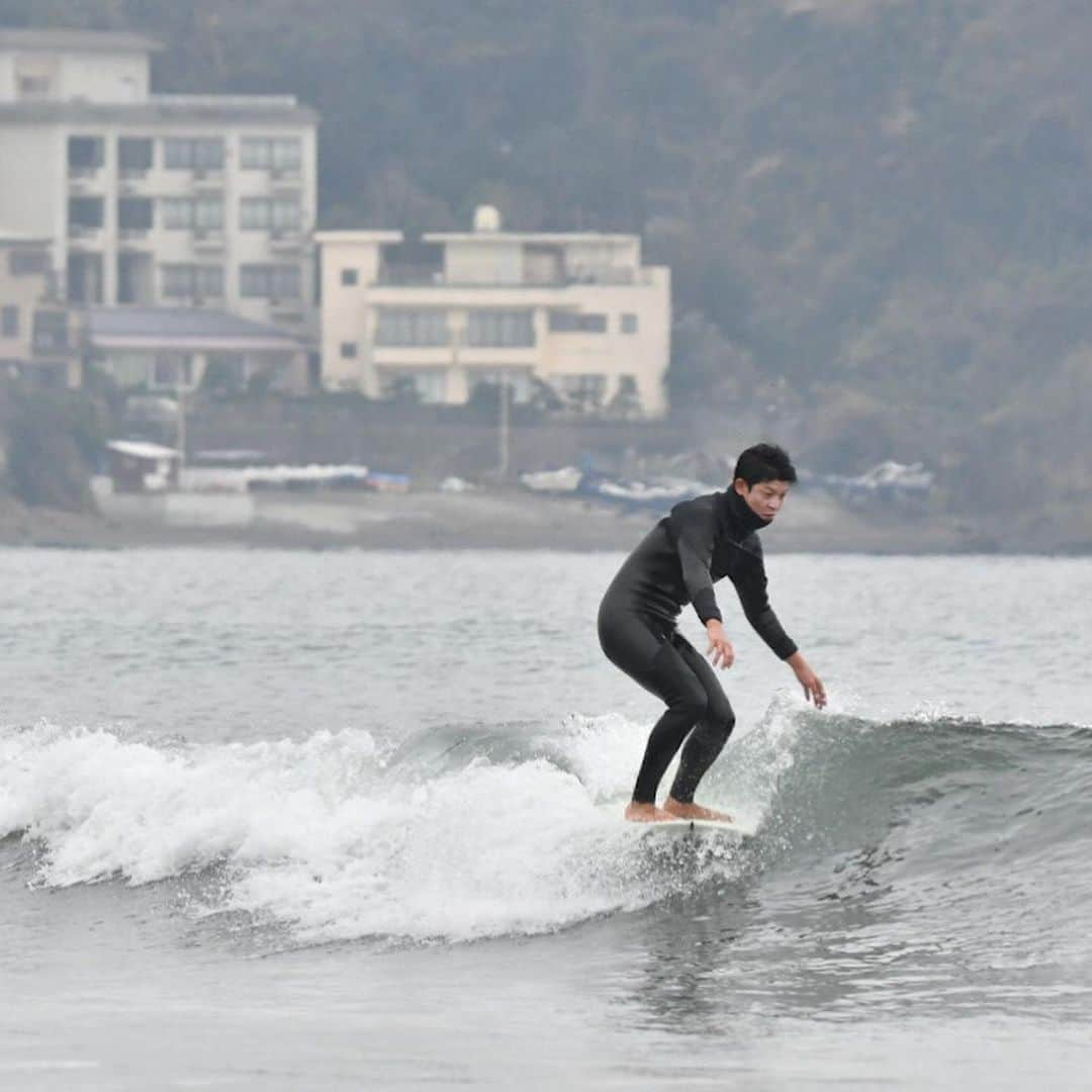 駿河太郎さんのインスタグラム写真 - (駿河太郎Instagram)「久々の鵠沼 お邪魔しました @mitsurf @karubekyosuke @takuya_nagakura @yuzurushinjo @transistor_brand  ありがとうございました😊」1月24日 19時18分 - tarosleepydog