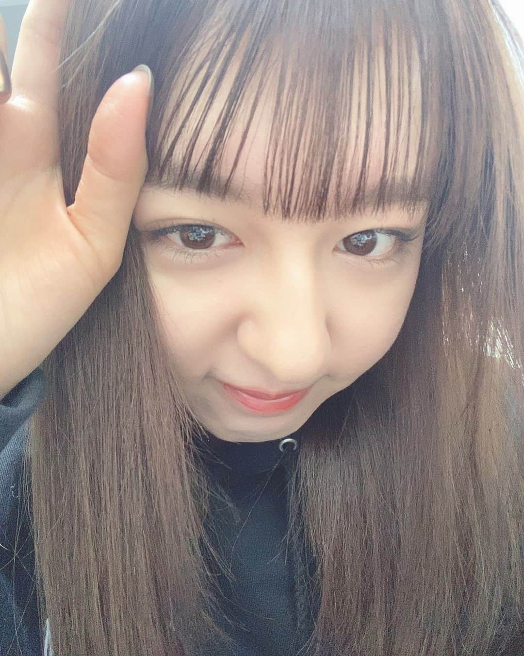 市野莉佳さんのインスタグラム写真 - (市野莉佳Instagram)「. 今日は朝から和食をたべて ピラティス行って〜と 健康的な日でした☀︎ 最近リップが欲しくて欲しくて、 何がいいか探してるんやけど みんなオススメなんかない？？💄 #りかりこ #selfie  #makeup  #japan」1月24日 19時29分 - ichirika_62