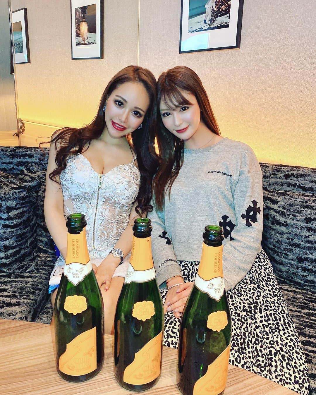 桜ゆみさんのインスタグラム写真 - (桜ゆみInstagram)「. 美月さん可愛すぎてテンションおかしくなった🥺💕 可愛くて可愛くて会えて嬉しかった〜😭💕 天使🥺きゅるるん🥺💕💕 . #バルセロナ #椎名美月 #すすきの #すすきのキャバ嬢 #すすきのキャバクラ #すすきのの夜 #ソウメイジャパン  #fabric #新宿ファブリック #ファブリック #ラウンジ #キャバクラ #キャバ嬢 #歌舞伎町 #歌舞伎町キャバ嬢 #桜ゆみ #移籍」1月24日 19時34分 - yumi.sakura1111