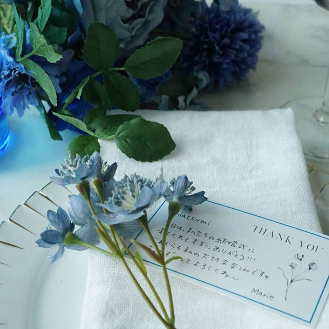 ARCH DAYS Weddingsさんのインスタグラム写真 - (ARCH DAYS WeddingsInstagram)「大人気のARCH DAYSオリジナル芳名帳テンプレート！﻿ ﻿ 今回は、パントーンカラーであるクラシックブルーを使った、エレガントなシンプルデザインをご用意。芳名帳とサンキュータグ・サンキューカードのセットとなっています♩﻿ ﻿ 週末DIYにぜひ🕊✨﻿ ﻿ ﻿ -----﻿ ﻿ ﻿ ▽無料テンプレートのダウンロードはストーリーズをチェック﻿ ﻿ ﻿ -----﻿ ﻿ ﻿ ▽ARCH DAYSトップページはこちらから☑﻿ @archdays_weddings﻿ プロフィールのリンクから👰🏻﻿ ﻿ ▽バースデー・ベビーシャワーなどの情報を見るなら💁🎉﻿ @archdays﻿ ﻿ ﻿ -----﻿ ﻿ ﻿ ARCH DAYSに会員機能ができました💁‍♀️﻿ ﻿ 気になる記事や写真をクリップして、もっと便利に！自分だけのページを作れます📎﻿ ﻿ また、会員登録をしてマイページからパートナーを招待すれば、2人でイメージを共有可能に♩﻿ ﻿ ﻿ -----﻿ #archdays #archdays_wedding #アーチデイズ #アーチデイズウェディング #archdays花嫁 #芳名帳 #芳名帳手作り #芳名帳diy #ゲストブック #ゲストブック手作り #ゲストブックdiy #サンキュータグ #サンキュータグ手作り #サンキュータグdiy #サンキュータグ作り #サンキューカード #プチギフト #プチギフト手作り #プチギフトdiy #ペーパーアイテム #ペーパーアイテム手作り #ペーパーアイテムdiy #結婚式手作り #結婚式diy #花嫁手作り #花嫁diy #プレ花嫁手作り #プレ花嫁diy #無料テンプレート﻿ -----﻿ https://archdays.com/column/2020/01/24/53663﻿ -----」1月24日 19時49分 - archdays_weddings