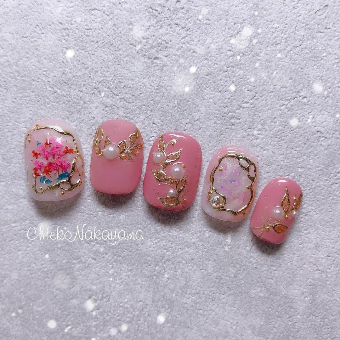 なかやまちえこさんのインスタグラム写真 - (なかやまちえこInstagram)「2020.01.24 nailschool tricia ジェルアートレッスンご受講くださりありがとうございました😊楽しかったです🥰🥰🥰💫 #tricia #nailschool #ネイルスクール #トリシア #表参道 #ネイルスクールトリシア #ネイルスクールtricia #nail #nails #nailart #ネイル #美甲 #ネイルアート  #clou #nagel #ongle #ongles #unghia #japanesenailart #manucure #네일 #젤네일 #네일아트 #네일리스트 #japanesenails #manicurist #gelnails #أظافر」1月24日 19時54分 - chiekonakayama