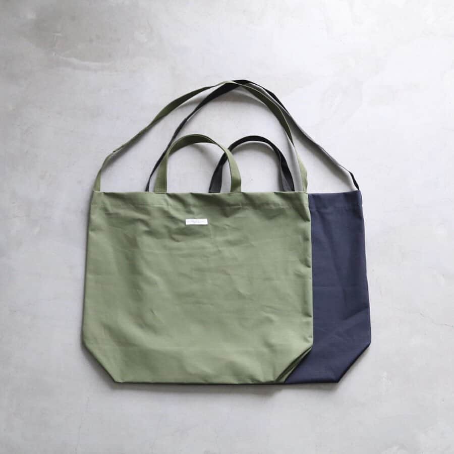 wonder_mountain_irieさんのインスタグラム写真 - (wonder_mountain_irieInstagram)「_ Engineered Garments / エンジニアードガーメンツ "carry all tote - cotton ripstop" ￥11,000- _ 〈online store / @digital_mountain〉 https://www.digital-mountain.net/shopdetail/00000010887/ _ 【オンラインストア#DigitalMountain へのご注文】 *24時間受付 *15時までのご注文で即日発送 *1万円以上ご購入で送料無料 tel：084-973-8204 _ We can send your order overseas. Accepted payment method is by PayPal or credit card only. (AMEX is not accepted)  Ordering procedure details can be found here. >>http://www.digital-mountain.net/html/page56.html  _ #NEPENTHES #EngineeredGarments #ネペンテス #エンジニアードガーメンツ _ 本店：#WonderMountain  blog>> http://wm.digital-mountain.info _ 〒720-0044  広島県福山市笠岡町4-18  JR 「#福山駅」より徒歩10分 (12:00 - 19:00 水曜、木曜定休) #ワンダーマウンテン #japan #hiroshima #福山 #福山市 #尾道 #倉敷 #鞆の浦 近く _ 系列店：@hacbywondermountain _」1月24日 19時59分 - wonder_mountain_