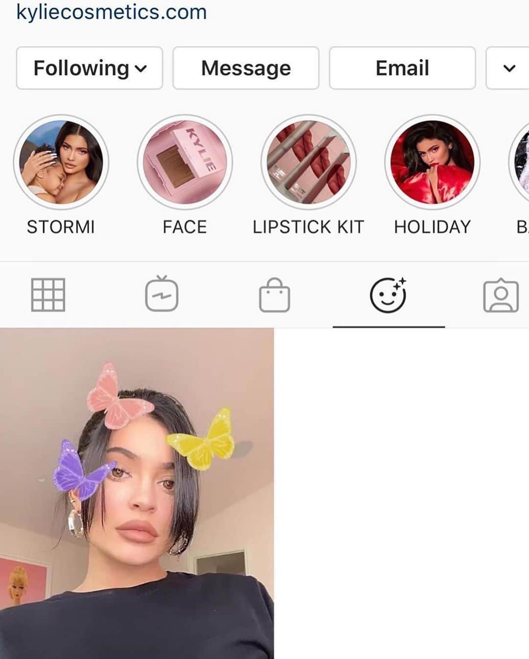 Kylie Cosmeticsさんのインスタグラム写真 - (Kylie CosmeticsInstagram)「Stormi Collection 🦋 our first IG story butterfly filter is now live! ✨ click the "filter" tab on our profile (left of tagged photos) and save it for yourself!! be sure to tag us so we can see 💕 #StormiCollection」1月25日 6時58分 - kyliecosmetics