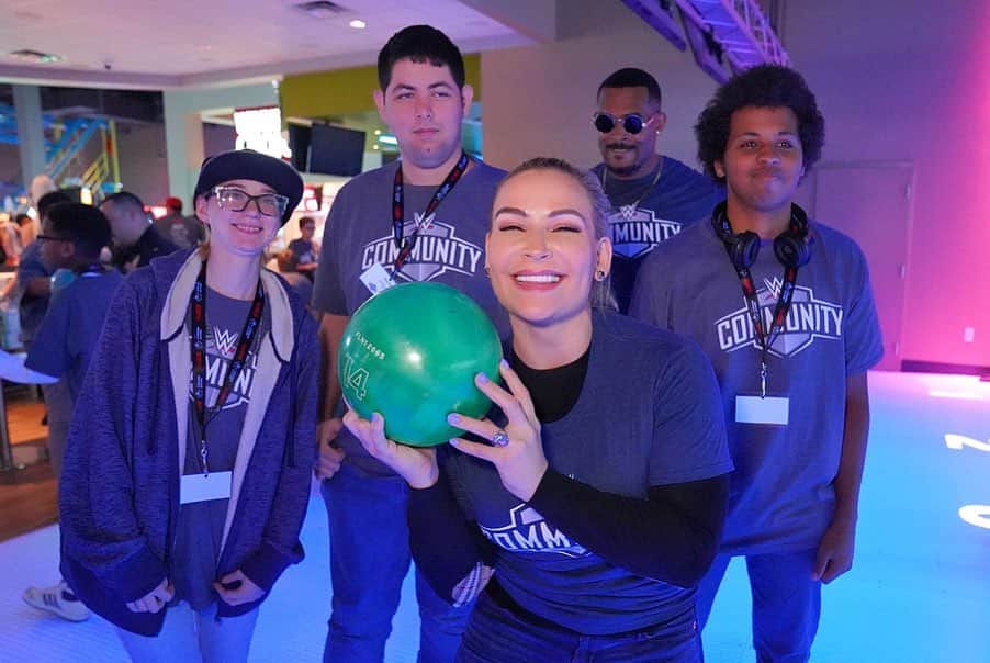 WWEさんのインスタグラム写真 - (WWEInstagram)「It’s time to #PlayUnified! @wwe Superstars were honorary coaches for a Unified Bowling/Arcade Game Showdown with the @specialolympics as part of #RoyalRumble Week! #InclusionRevolution」1月25日 5時38分 - wwe