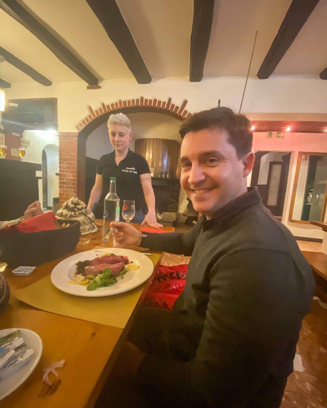 ホルヘ・ロレンソさんのインスタグラム写真 - (ホルヘ・ロレンソInstagram)「#TeamLugano reunited for a Fondue🧀🤤 #fondue #lugano #dinner #dinnertime」1月25日 5時46分 - jorgelorenzo99