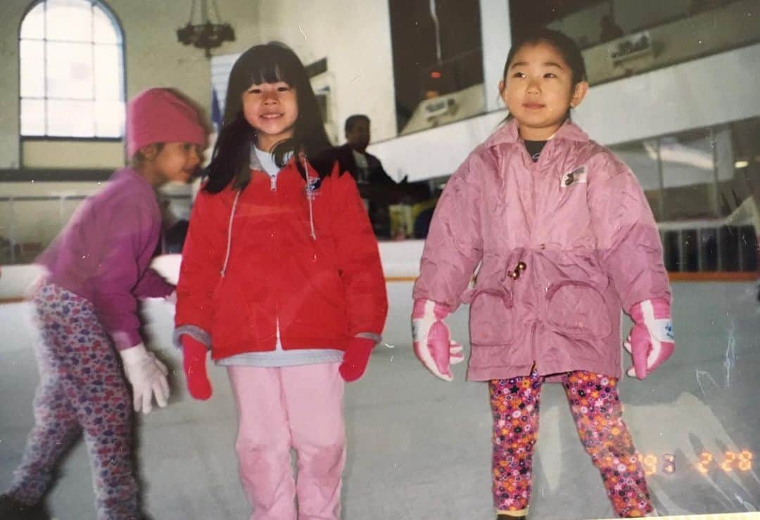 長洲未来のインスタグラム：「Dear National Competitors,  Never in a million years did I think that skating would overtake my life the way that it has. Even though I’m sad that I’m not competing on the ice with everyone this week, I’m content to be on the other side of boards. Still, I want to share some insight. Whether you’re feeling nervous, anxious, or excited to get out there, show us all what you’ve worked so hard for! As cliche as it sounds, remember to breathe and be in the moment. Sometimes, it felt like the world was fighting against me, and those moments were lonely and scary, but know that all of us past competitors are rooting for you and want nothing but the best for you!  Most of the time, I’d have to remind myself of why I was putting myself through the stress of feeling like the fate of the next season boiled down to these two performances, but then I’d remember the pure joy I felt when I was skating, with no obligations. Please please please, let go of all the what if’s and share your talents with the rest of us. ♥️ • #figureskating」