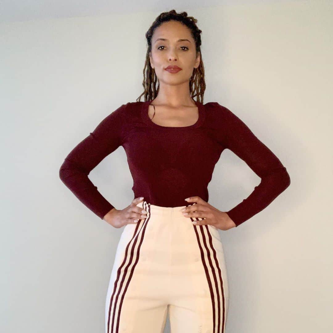 ジーン・トリプルホーンのインスタグラム：「Ready for the #weekend #tgif #ivypark 🙏🏽🙏🏽@beyonce #beyonce ❤️❤️❤️#addidas」