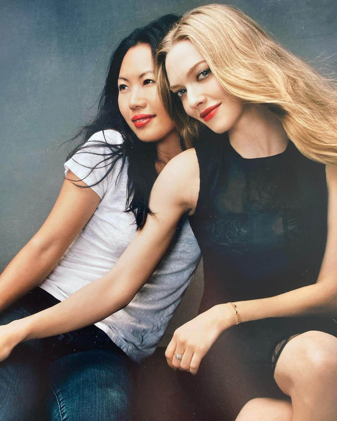 アマンダ・サイフリッドさんのインスタグラム写真 - (アマンダ・サイフリッドInstagram)「#fbf one of my favorite shoots with one of my favorite women @jennychohair 💕」1月25日 6時29分 - mingey