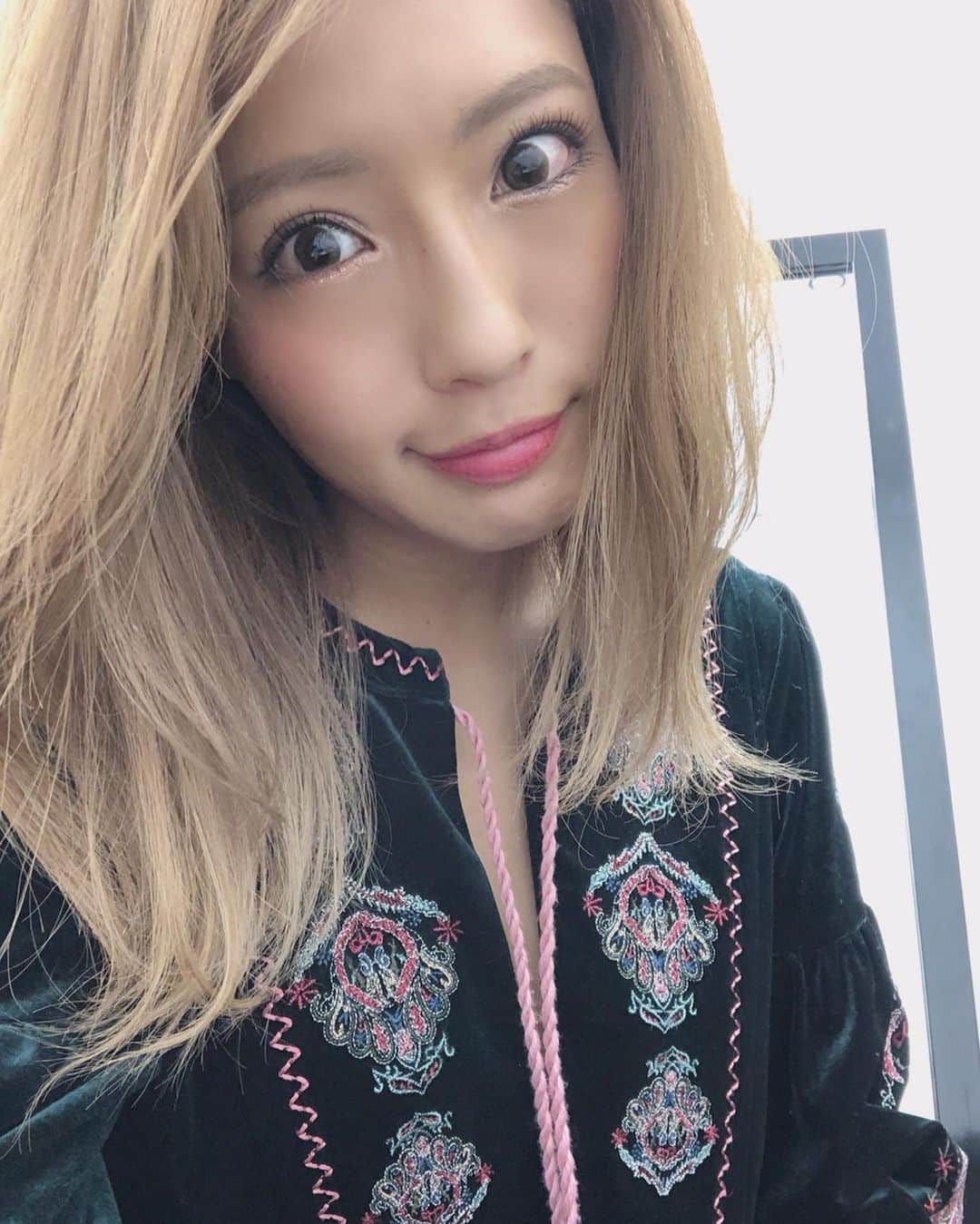 橋本梨菜さんのインスタグラム写真 - (橋本梨菜Instagram)「最近は髪がずーっと明るかったんやけど、、、、、」1月25日 6時43分 - hashimoto_rina_
