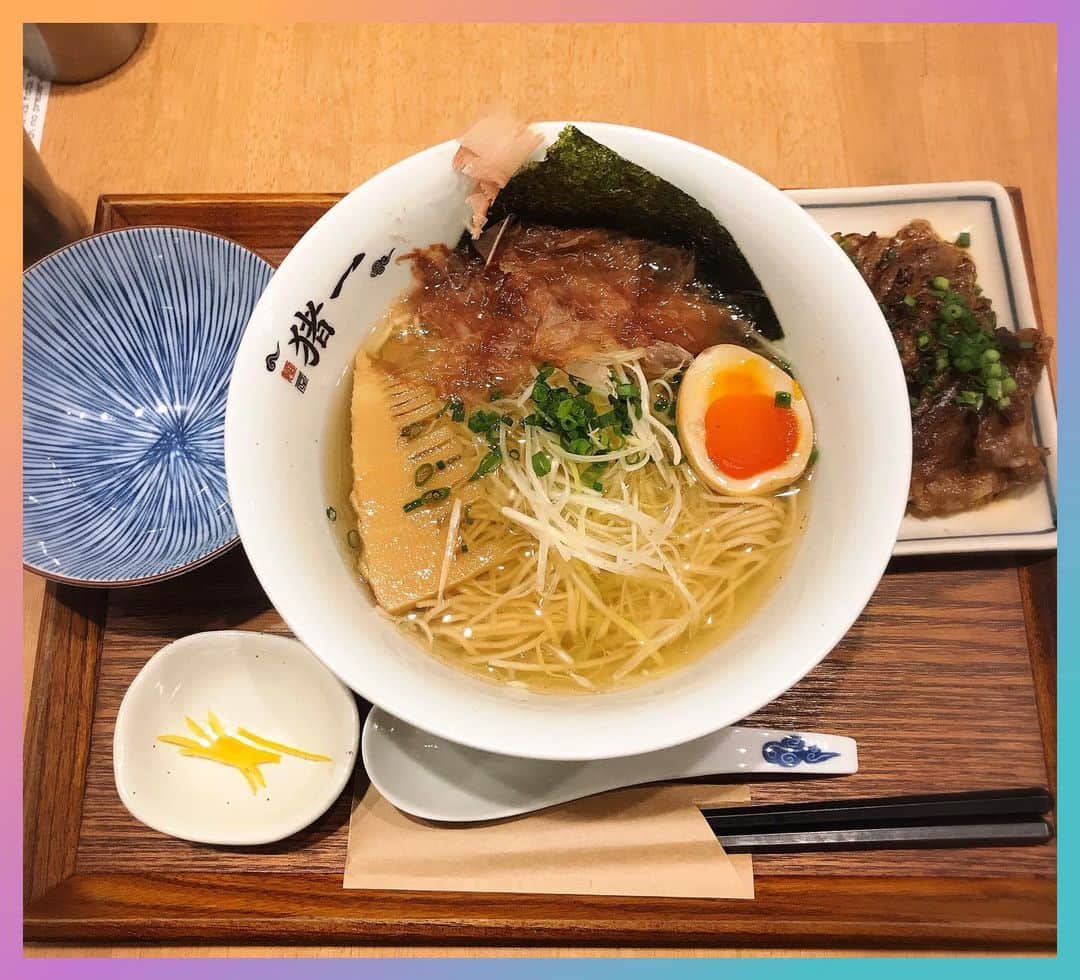 山本ひかるのグルメインスタ