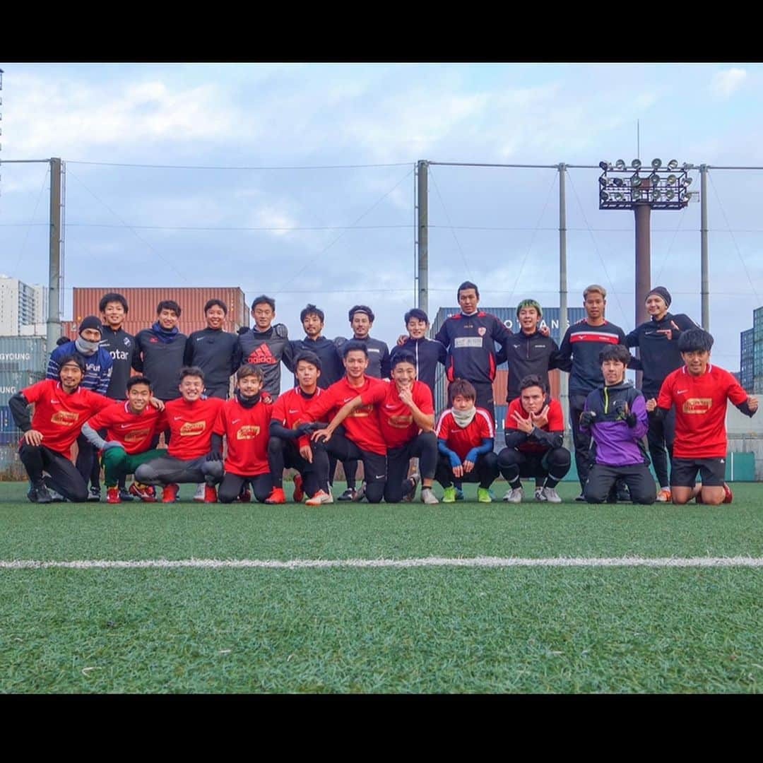 中村駿介さんのインスタグラム写真 - (中村駿介Instagram)「色々な人と出会えて良かった。 ありがとうございます🙇🏻 とりあえずサッカー最強 サッカー最高。 #コンテナ#人1#一期一会」1月24日 22時05分 - shunsukenakamura0516