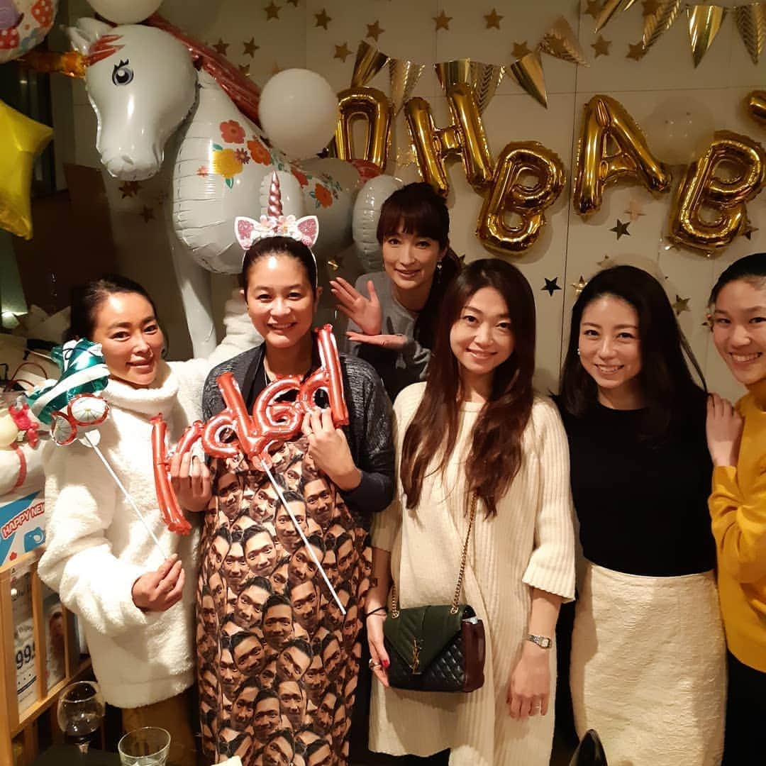 黒坂真美さんのインスタグラム写真 - (黒坂真美Instagram)「My friend's baby shower🦄🌈 . お友達に元気なbabyが産まれます様に♡のパーティをしました。 Happyは伝染するね♡ . みなさま素敵な週末をお過ごしくださいね☺️ . #黒坂真美 #kurosakamami #myfriend #babyshower #ohbaby #tokyo #japan  #🦄 #🌈 #👶 #⭐ #🇯🇵」1月24日 22時07分 - mamikurosaka_official