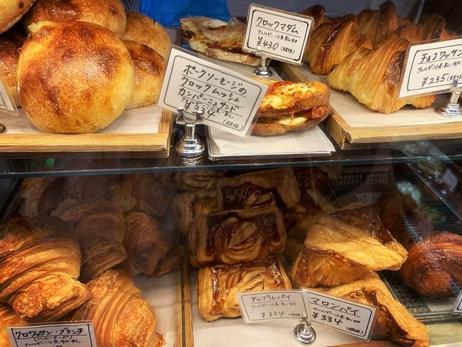 佐井祐里奈さんのインスタグラム写真 - (佐井祐里奈Instagram)「#SURIPU . . . . 大好きなパン屋さんはいろいろあるけれど、とてもコスパが良いなぁ〜と感じるおみせ🤤 ついついたくさん買っちゃう😋 雨の日☔️は多少空いてるから、エフエム愛知の収録の後にチラッと寄れる👀❤️ 美味しいパンがずらり🥖🥐🥪 #萌え断 なサンドイッチもいろいろあったよ❤️ ハード系のパンも甘いパンも全部美味しかったー！💪 . . . . . #yunnaログ #名古屋パン屋 #鶴舞 #パン #ぱんすたぐらむ #スーリープー」1月24日 22時34分 - yunna_s31