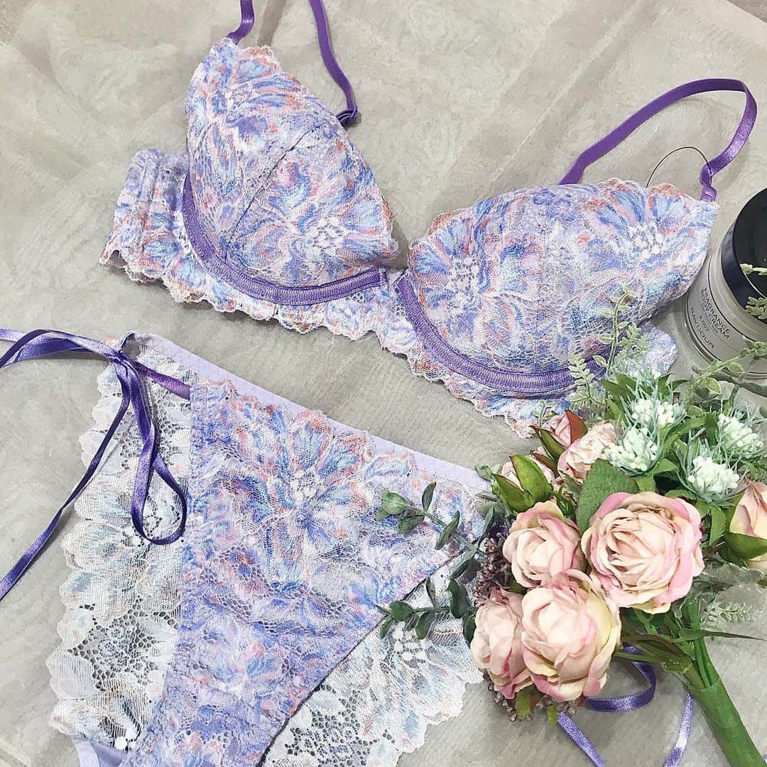 Ravijour札幌4丁目プラザ店のインスタグラム：「#onsale  春の新作💐  インフィニティカラー 今までにないプリントの手法。  どのカラーもおすすめです✨  #ravijour  #ラヴィジュール #ravijoursapporo  #ravijourofficial  #ravijourstaff  #札幌 #新作 #ランジェリー」