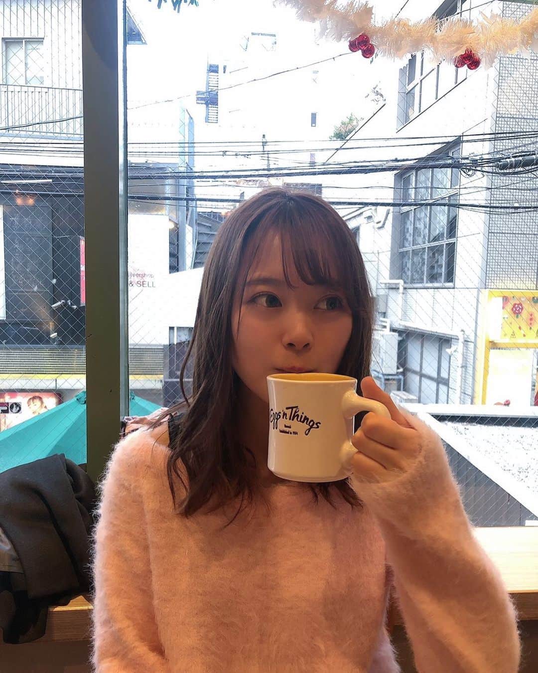 我妻美月のインスタグラム：「今日で19歳になりました〜〜 いつも応援して下さる皆さんには感謝しかないです🥺ラスト10代全力で頑張りたいと思いますっ！まずは卒業できるようにお勉強がんばる！痩！！！！！！！」