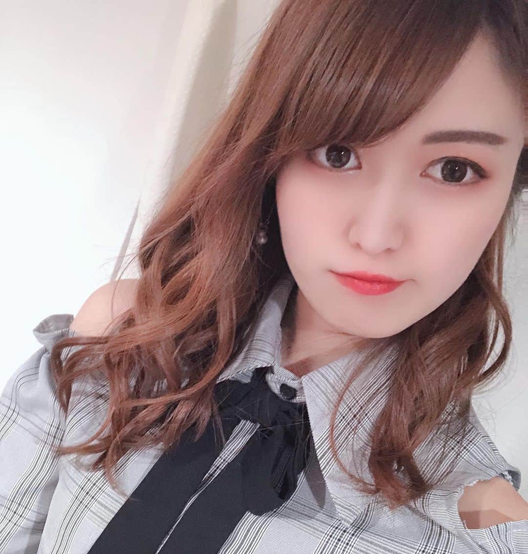 入江綾乃のインスタグラム：「. . . 2020.01.10 . 久しぶりに髪の毛巻いたら盛れた。 . . . #巻き髪 #ヘアアレンジ #fashion #mars #followme #写真好きな人と繋がりたい #photography #photo #ポートレート#写真 #doll #dolly #dolls #被写体 #カメラ #camera #カメラ女子 #撮影 #撮影モデル #カメラマン #かわいくなりたい #声優 #プロレスラー #アクトレスガールズ #プロレス #AWGカラーズ #スポーツ女子」