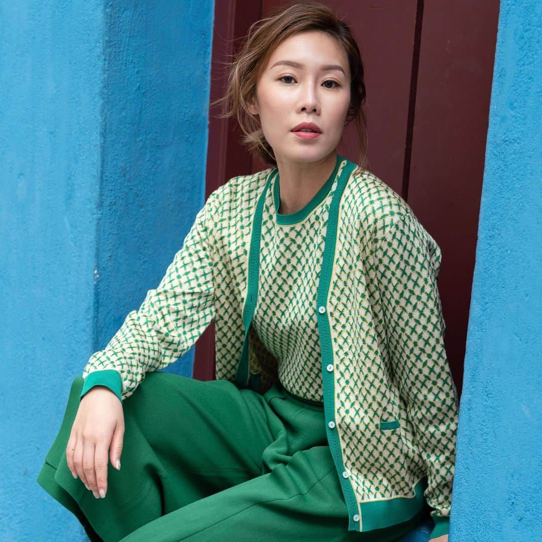 ANTEPRIMAさんのインスタグラム写真 - (ANTEPRIMAInstagram)「Emit your confidence with our finely knitted cashmere cardigan from #SS20 Collection. Inspiring from the vivid shade of #Cuba, the new collection fills up your day with colours and patterns. Choose one to perfectly describe your current  mood!  #Anteprima #SpringSummer2020 #Classic  #GiftForHer  #milancollection #springknit #Style #Fashion #Italian #Luxury #Design #Lifestyle #Urban #キューバ #HKgram #HKIG #knitlover #cashmeregram #アンテプリマ  #패션 #cardiganlover」1月24日 23時46分 - anteprimaofficial