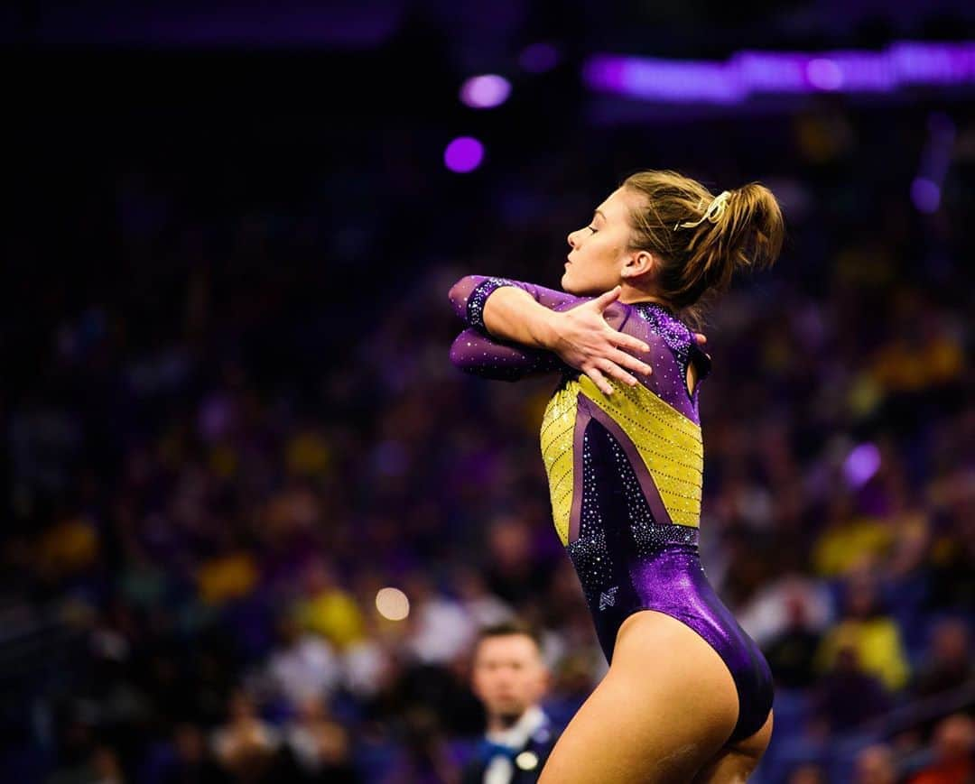 ルビー・ハロルドのインスタグラム：「Meet day in Gainesville. @liv you’re anchoring beam」