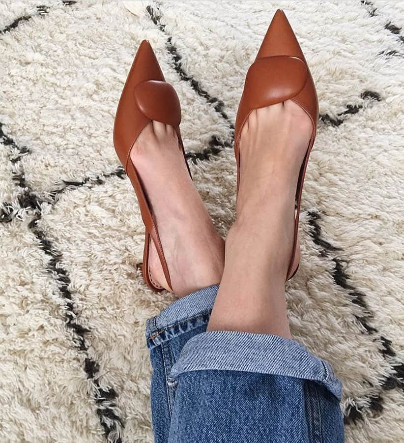 ルパートサンダーソンのインスタグラム：「Happy feet ✨ | The Misty slingback | #KittenHeels #Slingbacks #RSWomen #RupertSanderson」