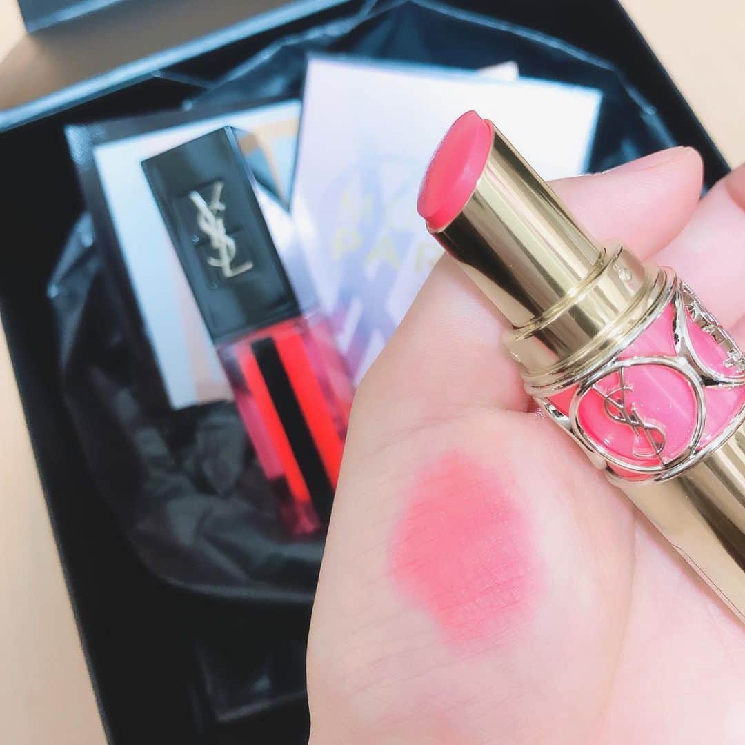 宮内桃子さんのインスタグラム写真 - (宮内桃子Instagram)「唇はメイクの時、 特に意識している部分！ 季節、お仕事によって カラーを変えるのが とっても楽しいっ💄  YSLの口紅は香りが 好き〜  ありがとうござます！  #ysl  #口紅 #ysl💄  #コスメ  #ysl13 #pinkhouse」1月25日 0時21分 - bakemonomomo