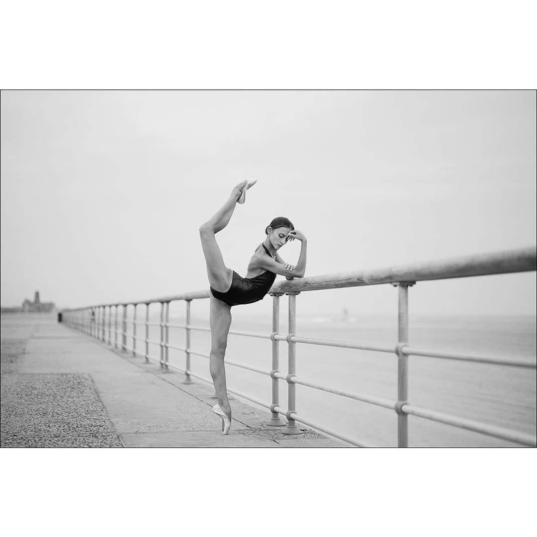 ballerina projectさんのインスタグラム写真 - (ballerina projectInstagram)「Here is a collection of images I created with Oksana Maslova in Queens. #ballerina - @maslovaoxy #forttildenbeach #forttilden #queens #newyorkcity #ballerinaproject #ballerinaproject_ #ballet #dance #pointe #oksanamaslova #beach  The Ballerina Project book is now available. Go to @ballerinaprojectbook for info. #ballerinaprojectbook  Purchase one of the last remaining limited edition prints. Link is located in our Instagram profile.」1月25日 0時15分 - ballerinaproject_
