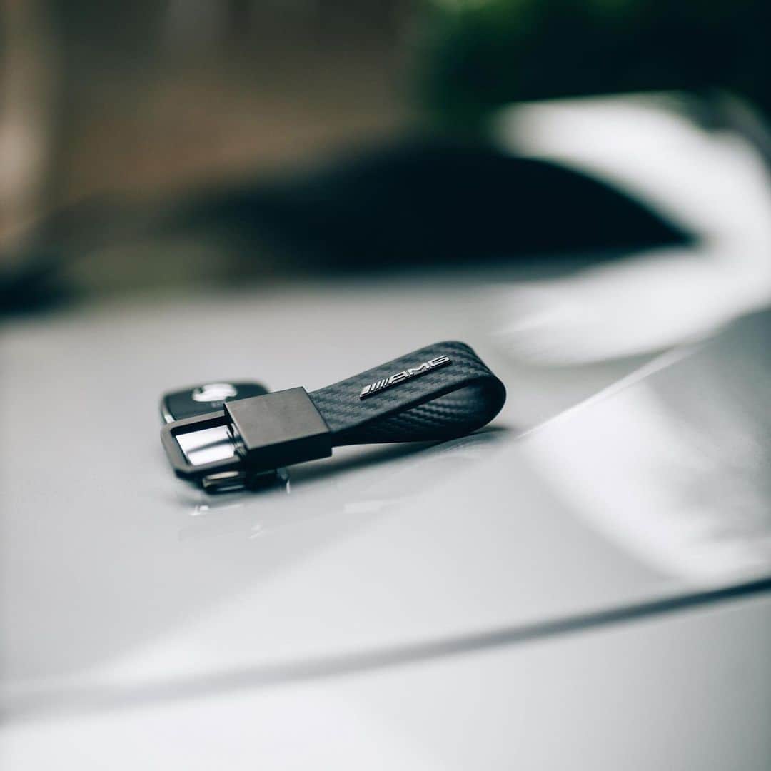 Mercedes AMGさんのインスタグラム写真 - (Mercedes AMGInstagram)「[Kraftstoffverbrauch kombiniert: 7,4–7,3 l/100 km | CO₂-Emissionen kombiniert: 169–167 g/km | amg4.me/efficiency-statement | Mercedes-AMG A 35 4MATIC]  Organize your keys with an AMG carbon-fiber key ring.  Photos: @corneliusbierer for #MBsocialcar #MercedesAMG #DrivingPerformance」1月25日 0時26分 - mercedesamg