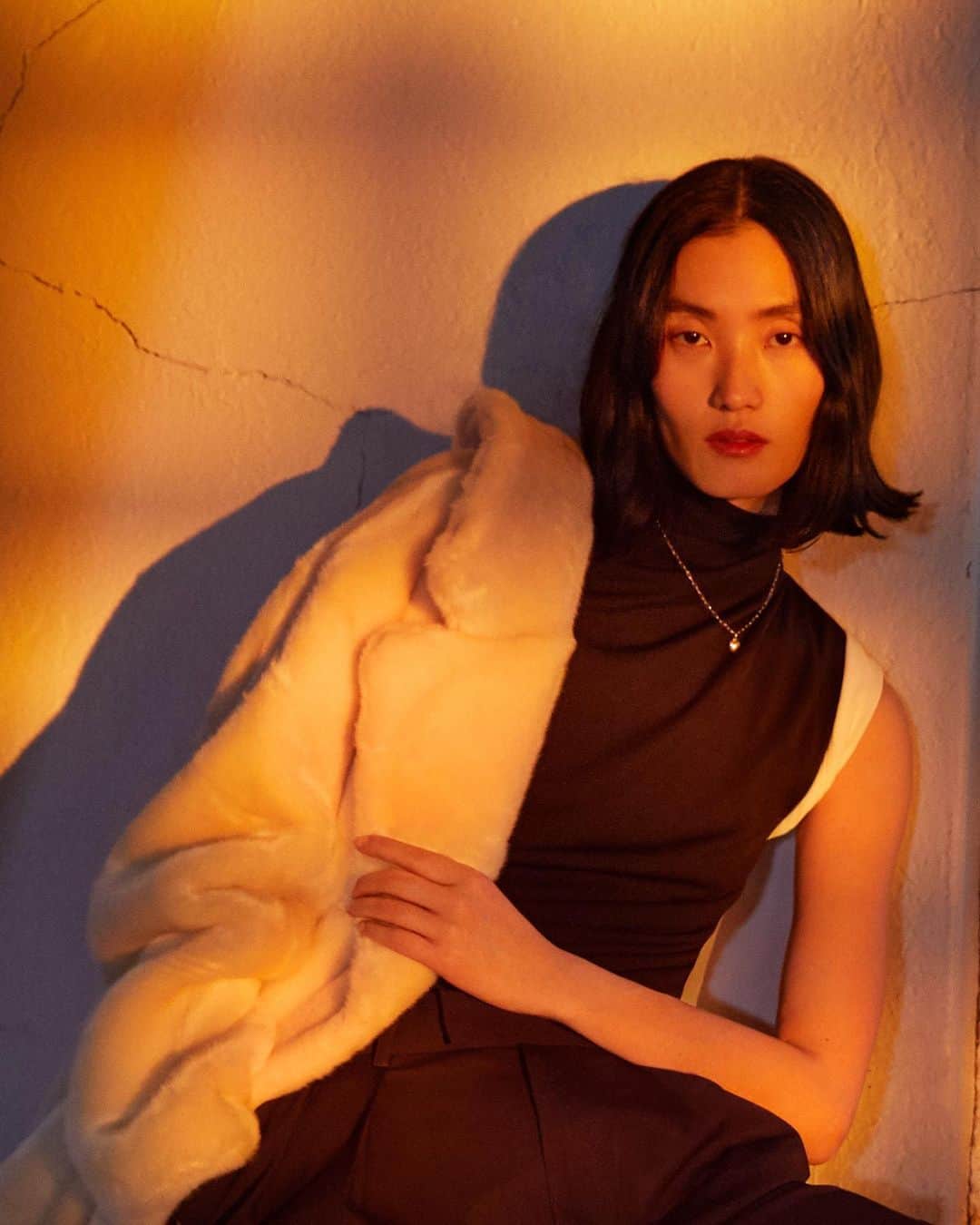 PORTER magazineさんのインスタグラム写真 - (PORTER magazineInstagram)「Ahead of the new fashion season, discover the designer pieces and styling tricks that will take your look from conventional to exceptional. Styled by @natasharoyt and photographed by @yemchuk, model @linazhanglina showcases the next-gen trench coats, faux-fur coats, midi skirts and knit dresses that have been reinvigorated with an avant-garde edge.」1月25日 0時38分 - portermagazine