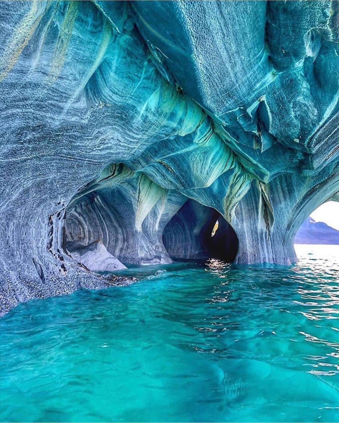 Wonderful Placesさんのインスタグラム写真 - (Wonderful PlacesInstagram)「Marble Cave - Chile ✨😍😍😍✨ . Pictures by ✨✨@tillotoro✨✨ #wonderful_places for a feature ❤️」1月25日 0時39分 - wonderful_places