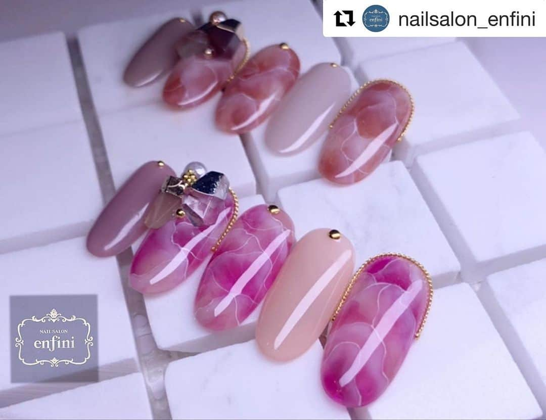 initygel_officialさんのインスタグラム写真 - (initygel_officialInstagram)「#Repost @nailsalon_enfini with @get_repost ・・・ nuance art* 5本セットのサンプル ・ ・ ・  #gelnail#nailart#ネイル#ネイルアート#ジェルネイル#ジェルアート#ネイルデザイン#手描きアート#ジェル#美甲#指甲#ネイルサロン#nailsalon#instanail#札幌#enfini#アンフィニ#젤네일#네일#大人ネイル#nailist#オフィスネイル#トレンドネイル#冬ネイル#initygel #アイニティジェル#天然石ネイル#春ネイル」1月25日 0時41分 - initygel_official