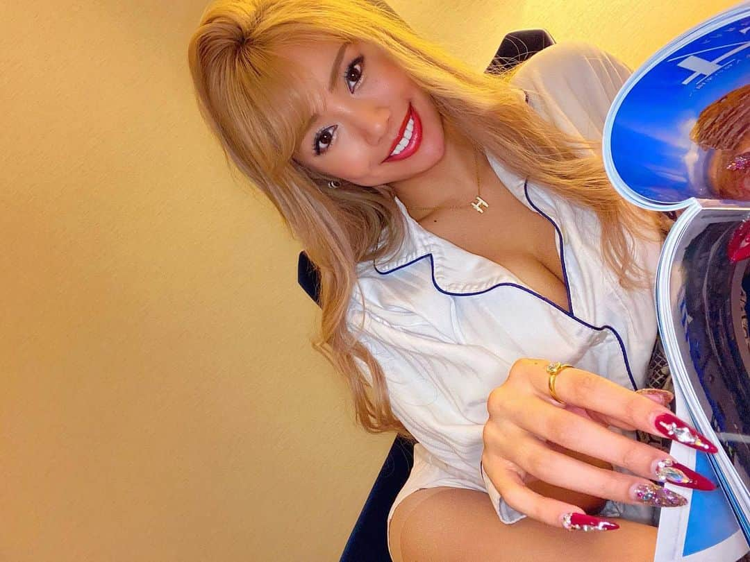 丹野珠里さんのインスタグラム写真 - (丹野珠里Instagram)「深夜のパンスト失礼！🚨 過去1のコメント数過ぎて…♨️‼️ : 何更新しようか悩んだヨネ🤣🙌🏼✨ 🔥🔥１９００突破中🔥🔥 📝ありがとうございます💖 : 旅はイイネ！世界周りたい✈️ 空を撮るの大好きだから写真展やりたい。 : #cyberjapan #junon #サイバージャパン　#ジュノン」1月25日 2時02分 - cjd_junon