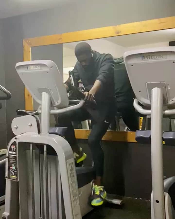 バカリ・サコのインスタグラム：「Trust the process 💪🏾 soon back inshallah 🙏🏾❤️⚽️ @pafosfc @4keus_officiel « j’dois l’avouer n**** doué humm d’après les statistiques » @tiakola_meloo」