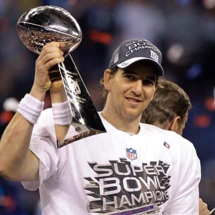 ジェームイス・ウィンストンのインスタグラム：「Eli you are world class. It was an honor competing against you and watching you compete against others. Congrats on all of your achievements throughout your career. Thank you for the impact you help make on a lot of other QB’s. #worldclass #manningpassingacademy #2timesuperbowlchamp #2timesuperbowlmvp #hof」
