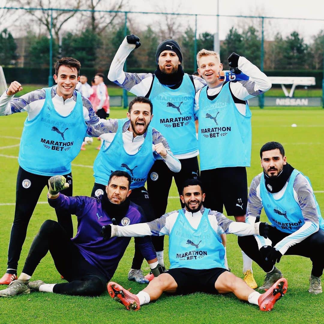 リヤド・マフレズのインスタグラム：「Winning team (like always 👀😝) @mancity」