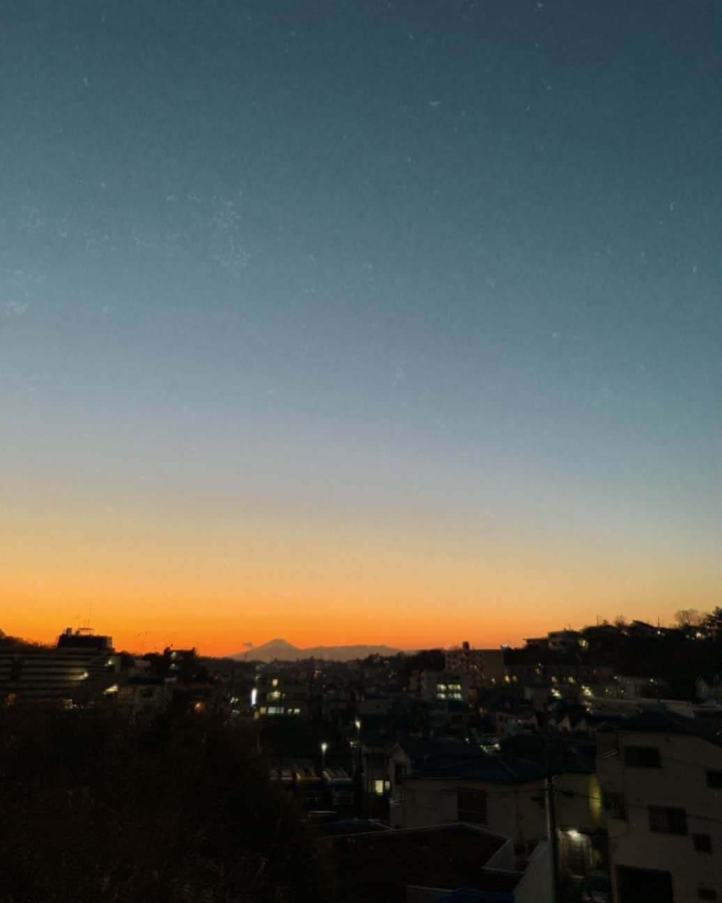 山崎まきこさんのインスタグラム写真 - (山崎まきこInstagram)「. 忙しく1月も過ぎてってもう終盤！ インスタも全然更新できない最近🤯 明日はホッと一息つけるかな。 #fridaymood #金曜の夜が一番好きだぁ」1月25日 2時43分 - makiko_yamazaki