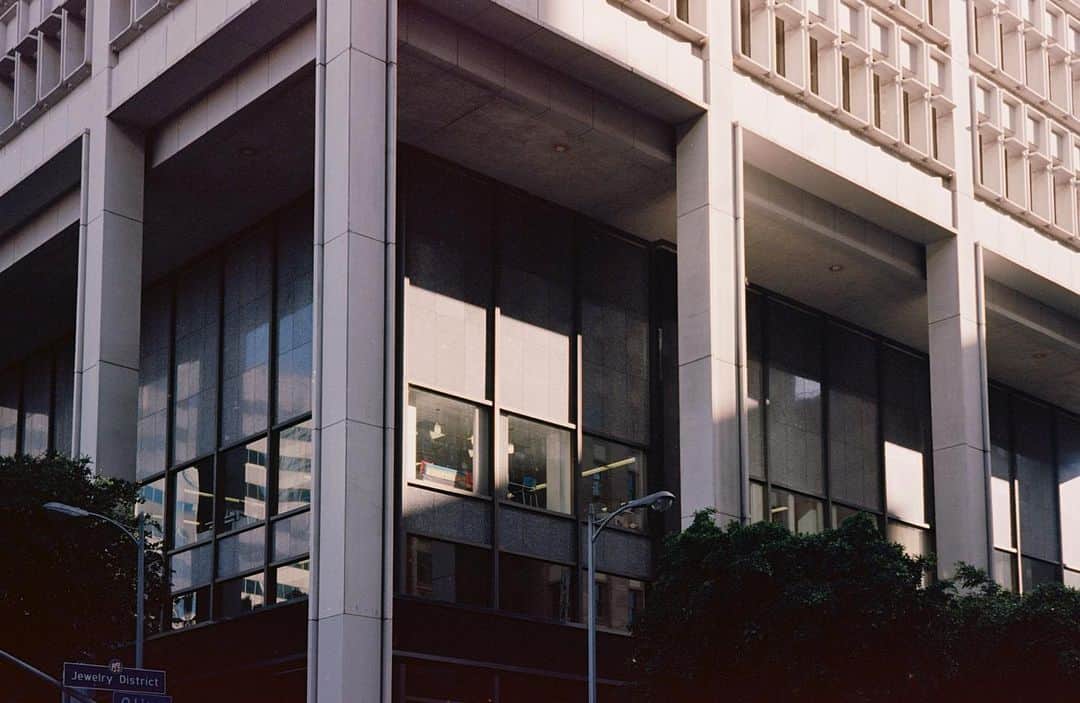 アリス・ガオのインスタグラム：「downtown la on #ektar100」