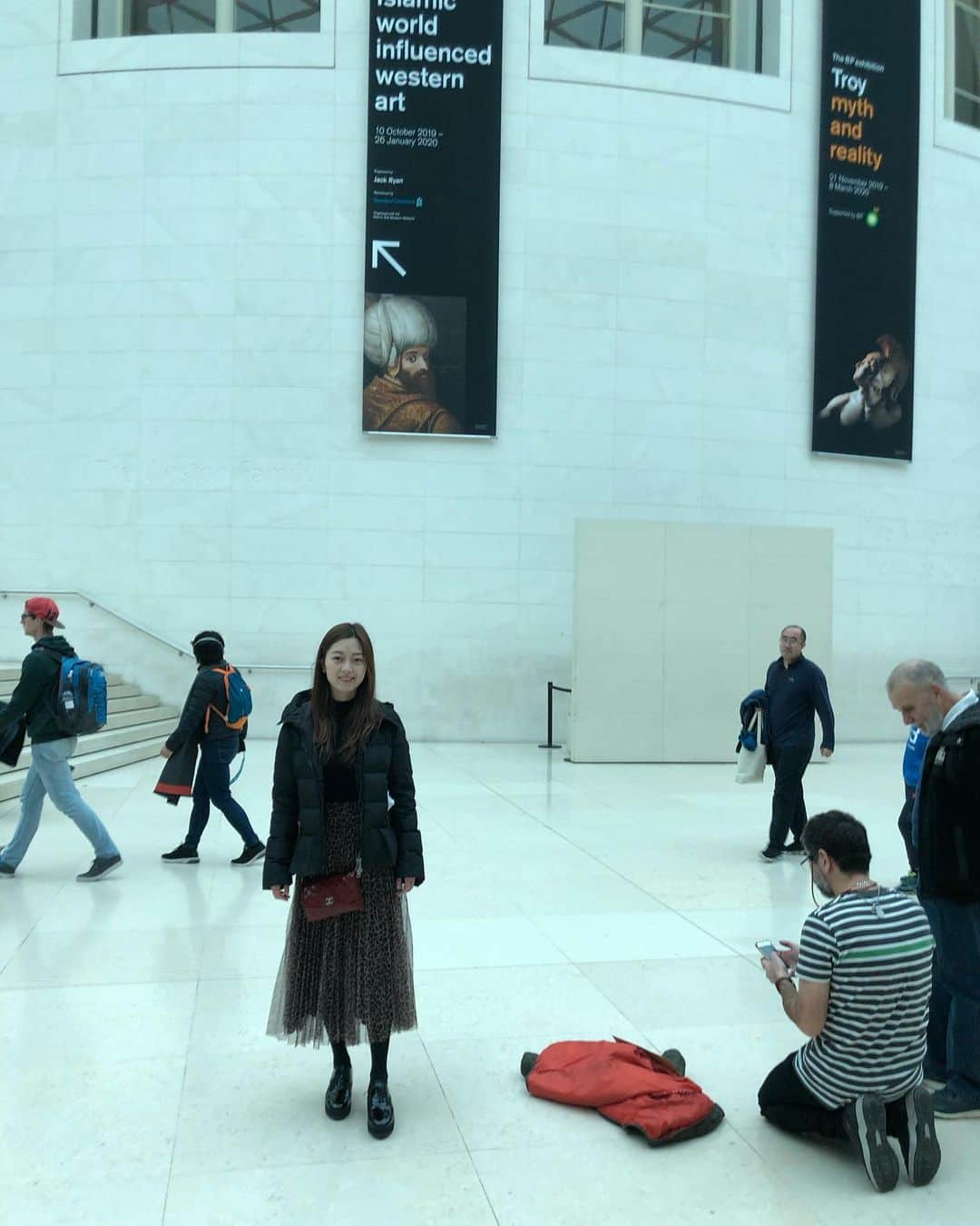 山下莉奈さんのインスタグラム写真 - (山下莉奈Instagram)「大英博物館🇬🇧 広いですね❗️ロゼッタストーンにミイラに☠️とても面白い🙌✨✨ 思ったより空いていてすんなり入れました✨ 昔の人はどうやってこんな大きいものを作ったんだろうとか考えると不思議だけど人間って思ってるより凄いのかも🤭  #大英博物館　#イギリス　#ロンドン　 #ロゼッタストーン」1月25日 4時07分 - rinayamashita