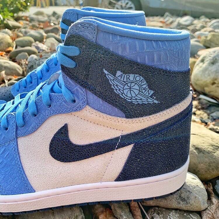 Nice Kicksさんのインスタグラム写真 - (Nice KicksInstagram)「@solesupreme gives us a first look at @unc_basketball’s Jordan 1 PE. What’s the best feature on this PE? 🤔」1月25日 4時41分 - nicekicks