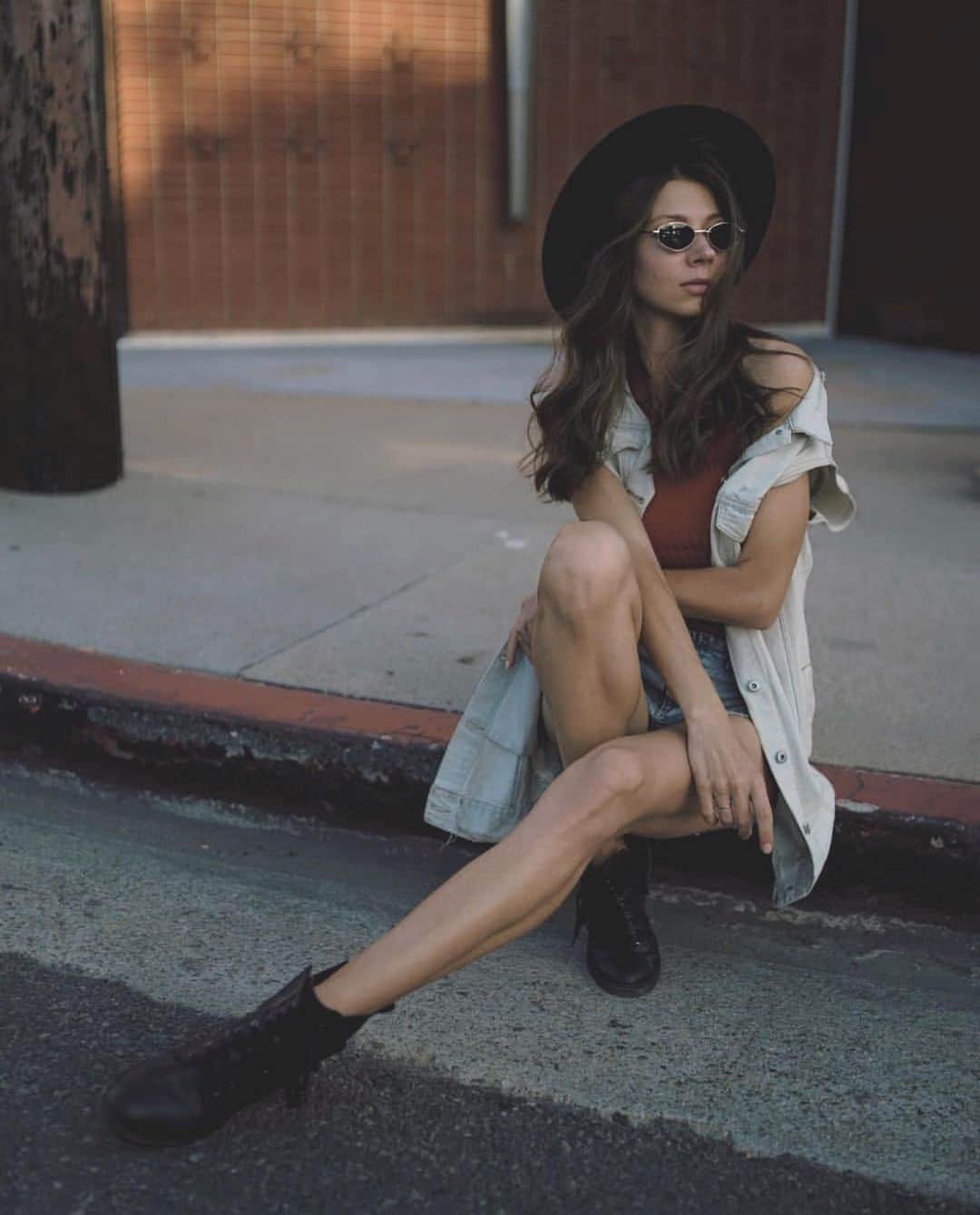 のインスタグラム：「Meet me in LA.」