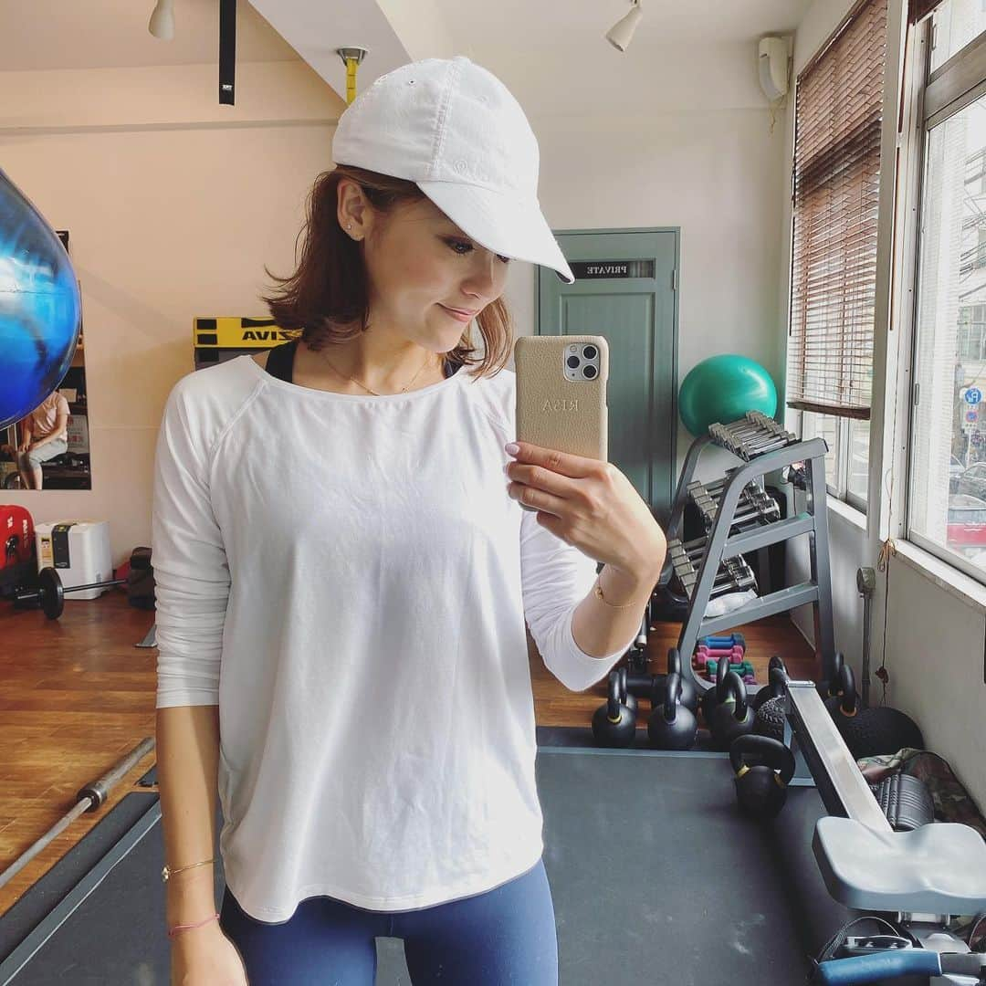 Risako Yamamotoさんのインスタグラム写真 - (Risako YamamotoInstagram)「navy×white🐳🤍 ・ think Thinのプロテインバーとhydro flaskのタンブラーはマスト🤍 ・ #personaltraining #gym #workout #大野dojyo #パーソナルトレーニング #slohasholic #thinkthin #proteinbar #プロテインバー #hydroflask」1月25日 14時58分 - risako_yamamoto